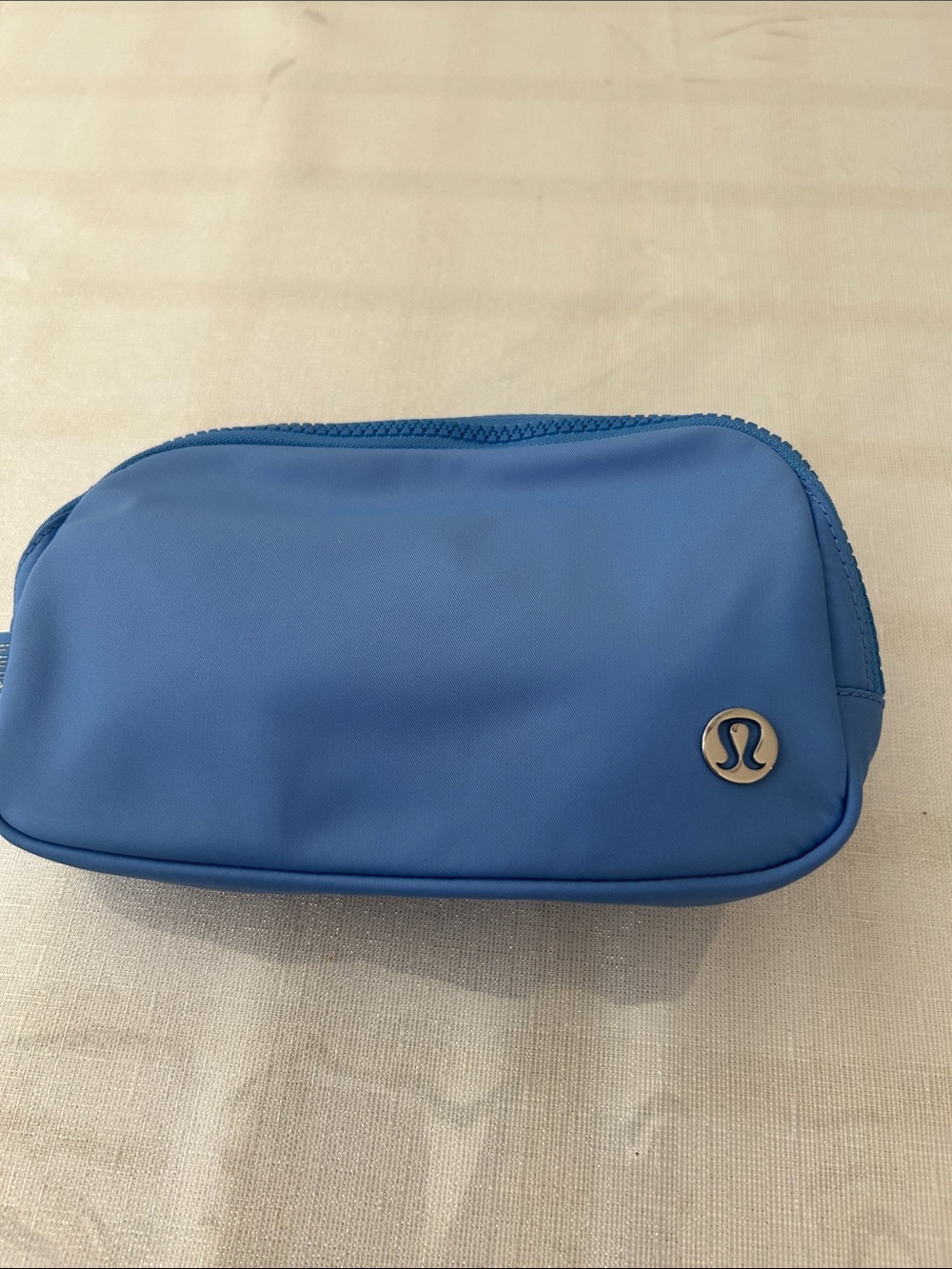 Lululemon Blue Zip Pouch Everywhere belt bag BNWT